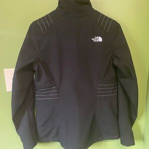 Size medium The north face jacket